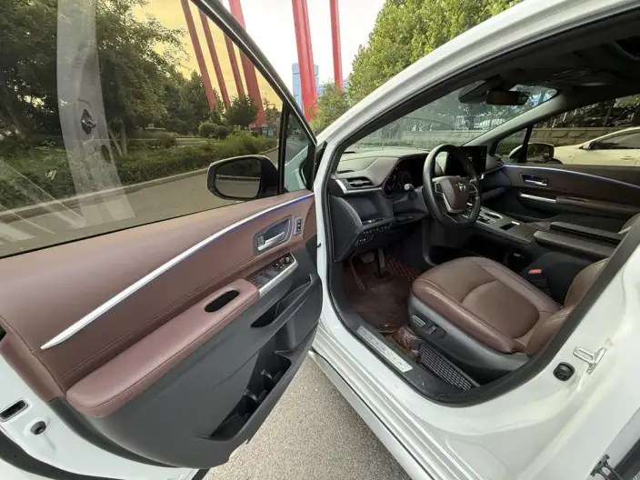 Granvia 2024 Model Intelligent Hybrid 2.5L 4WD Noble PLUS Edition – фото 10