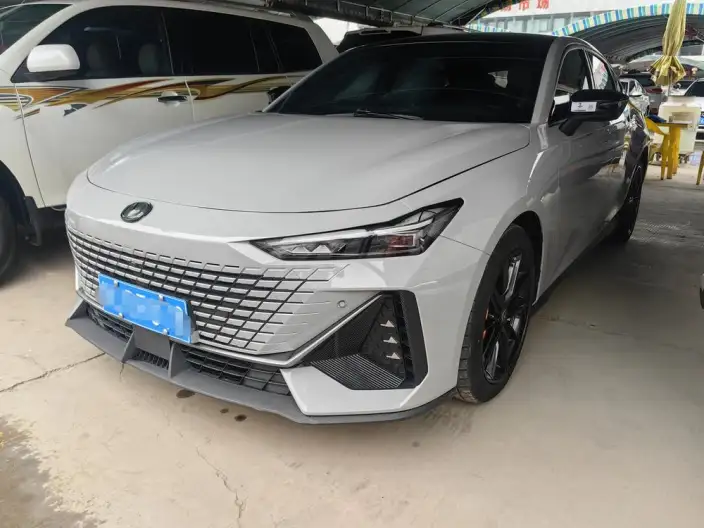 Changan UNI-V 2022 Model 1.5T Noble Model – фото 1