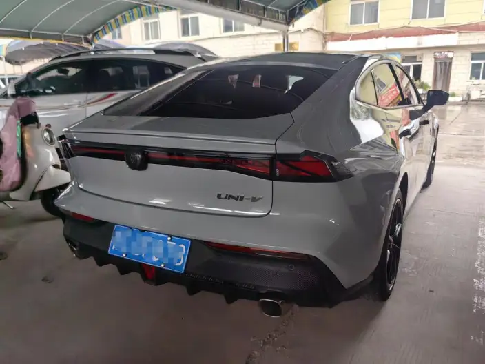 Changan UNI-V 2022 Model 1.5T Noble Model – фото 5