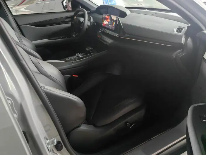 Changan UNI-V 2022 Model 1.5T Noble Model – фото 8