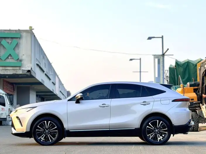 Venza 2023 Model 2.0L CVT 2WD Premium Edition – фото 3