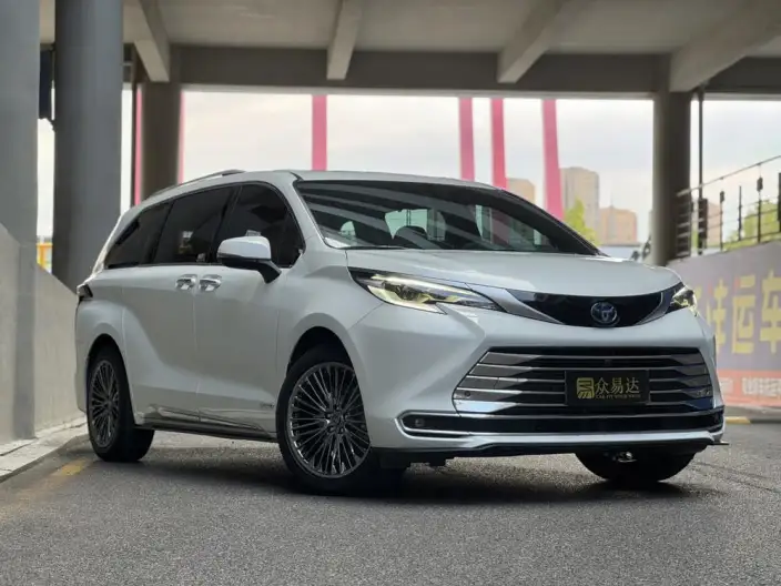 Toyota Sienna 2023 Model Hybrid 2.5L Platinum edition – фото 3