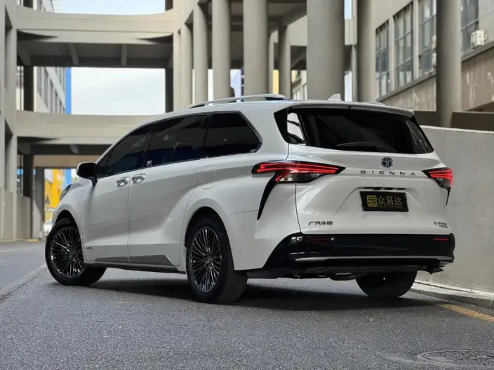 Toyota Sienna 2023 Model Hybrid 2.5L Platinum edition – фото 5