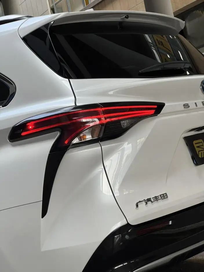 Toyota Sienna 2023 Model Hybrid 2.5L Platinum edition – фото 9