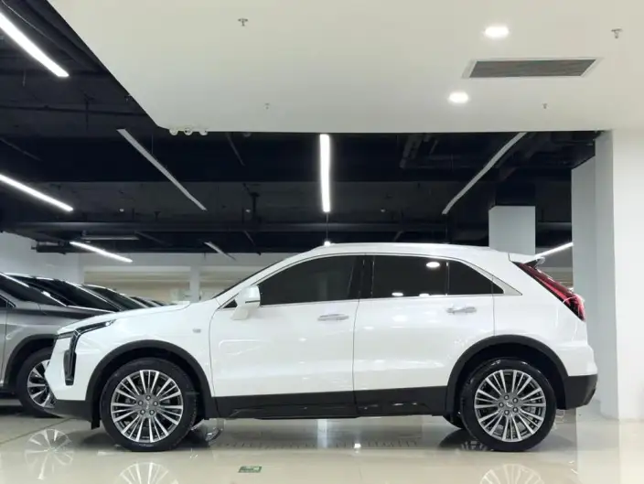 Cadillac XT4 2024 Model Facelift 28T 2WD Noble Model – фото 3