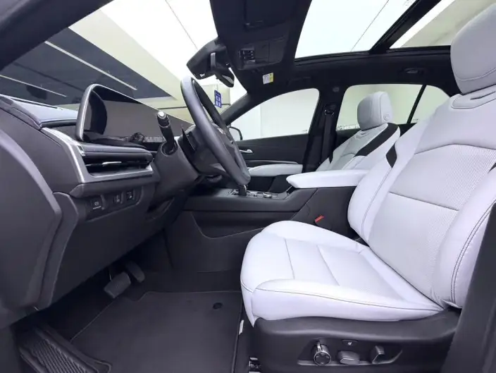 Cadillac XT4 2024 Model Facelift 28T 2WD Noble Model – фото 8
