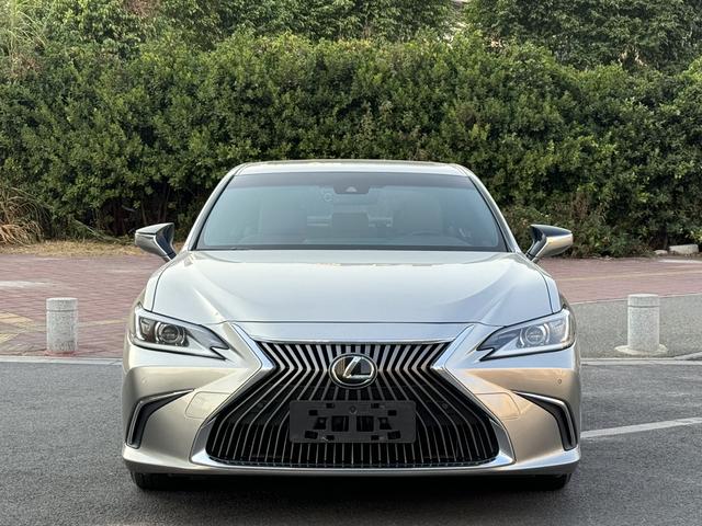 Lexus ES 2018 200 Excellence China VI – фото 2