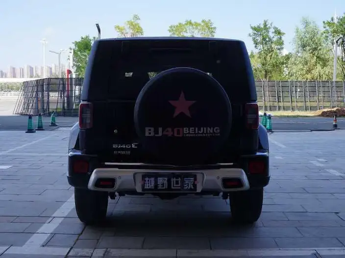 BAIC BJ40 2023 Model 2.0T Automatic 4WD City Hunter Edition Warrior Model – фото 5