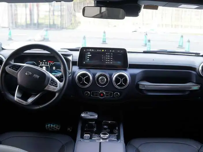 BAIC BJ40 2023 Model 2.0T Automatic 4WD City Hunter Edition Warrior Model – фото 7