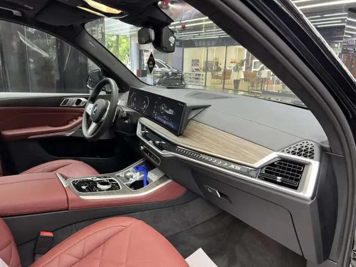 BMW X5 2023 Model xDrive40Li M Sports Set – фото 9