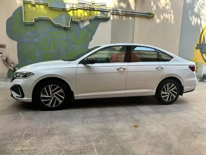 Volkswagen Lavida 2024 Model 300TSI DSG Starry Sky Leading Edition – фото 3