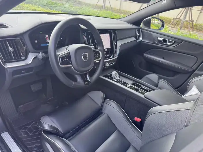 Volvo S60 2024 Model B5 Smart Elegance Sports Edition – фото 6