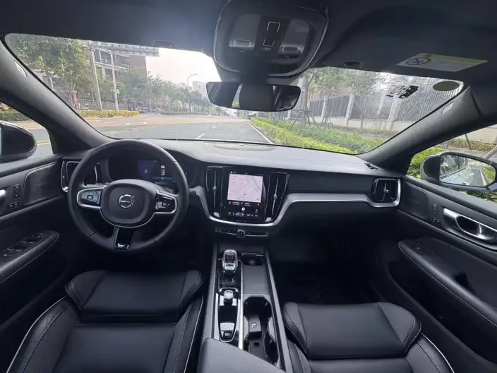 Volvo S60 2024 Model B5 Smart Elegance Sports Edition – фото 8