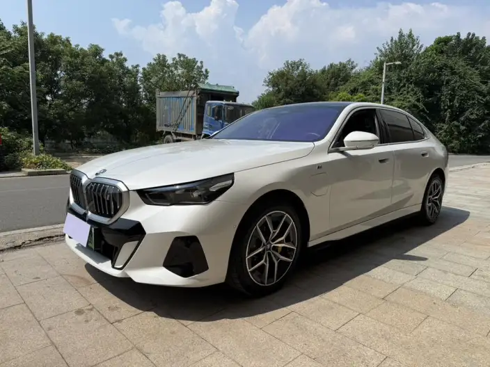 BMW i5 2024 Model eDrive35L Exclusive Model M Sports Set – фото 1
