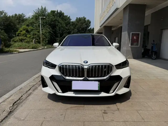 BMW i5 2024 Model eDrive35L Exclusive Model M Sports Set – фото 2