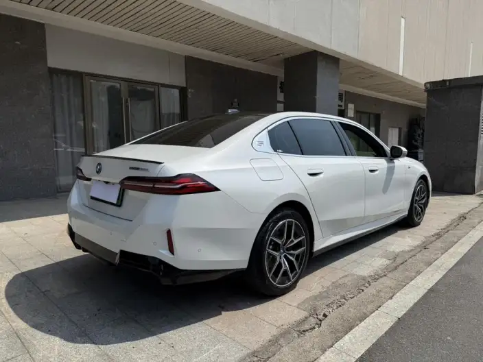 BMW i5 2024 Model eDrive35L Exclusive Model M Sports Set – фото 7