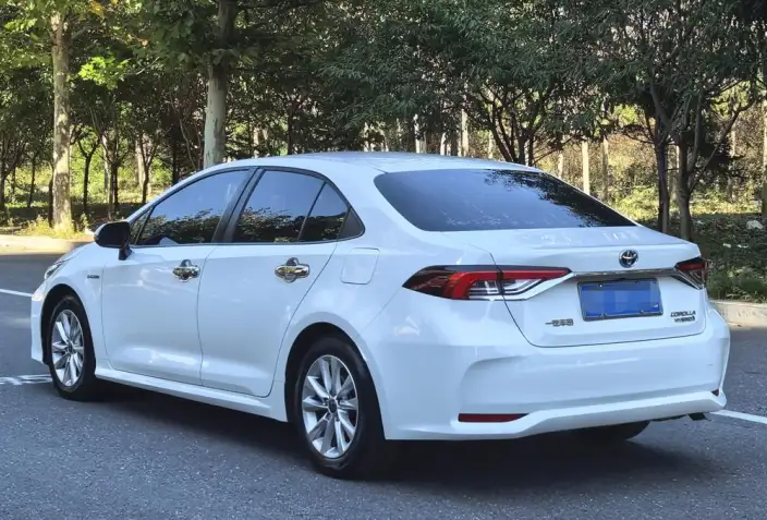 Toyota Corolla 2023 Model Intelligent Hybrid 1.8L E-CVT Elite Edition – фото 4