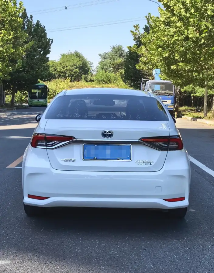 Toyota Corolla 2023 Model Intelligent Hybrid 1.8L E-CVT Elite Edition – фото 5