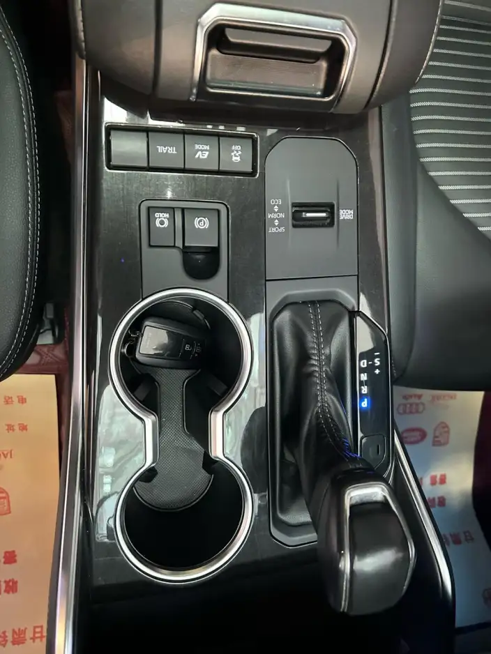Crown Kluger 2024 Model Intelligent Hybrid 2.5L E-CVT 4WD Deluxe Edition – фото 9