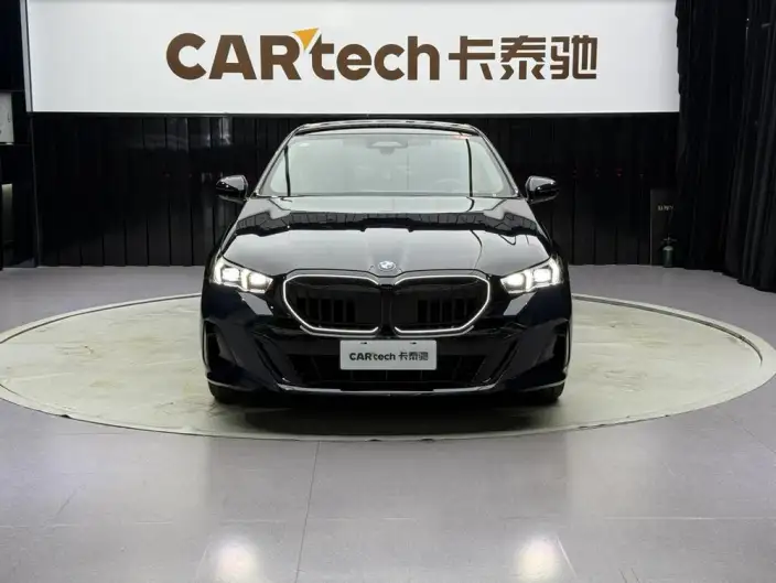 BMW 5 Series 2026 Model 530Li Exclusive Model M Sports Set