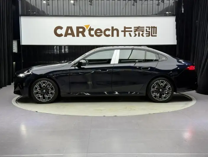 BMW 5 Series 2026 Model 530Li Exclusive Model M Sports Set