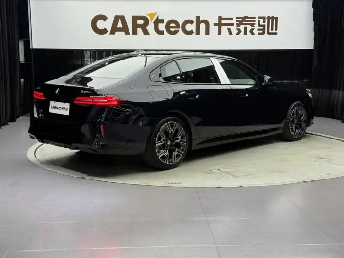 BMW 5 Series 2026 Model 530Li Exclusive Model M Sports Set – фото 6