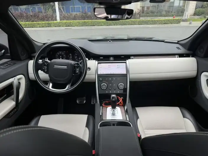 Land Rover Discovery Sport 2020 Model 249PS R-Dynamic SE Performance Technology Edition 7 seat – фото 7
