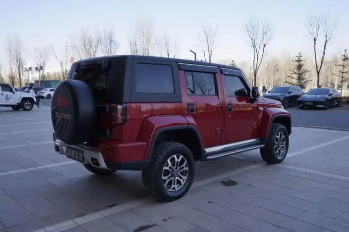 BAIC BJ40 2023 Model 2.0T Automatic 4WD City Hunter Edition Warrior Model – фото 6
