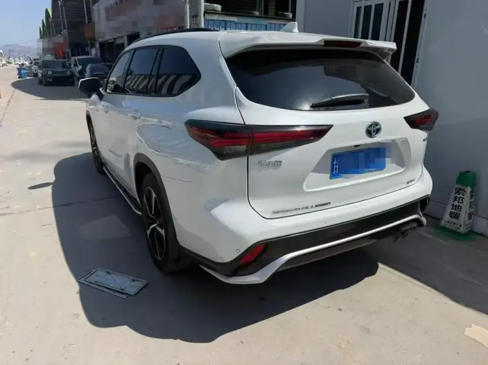 Crown Kluger 2023 Model Intelligent Hybrid 2.5L E-CVT 4WD Premium Edition – фото 4