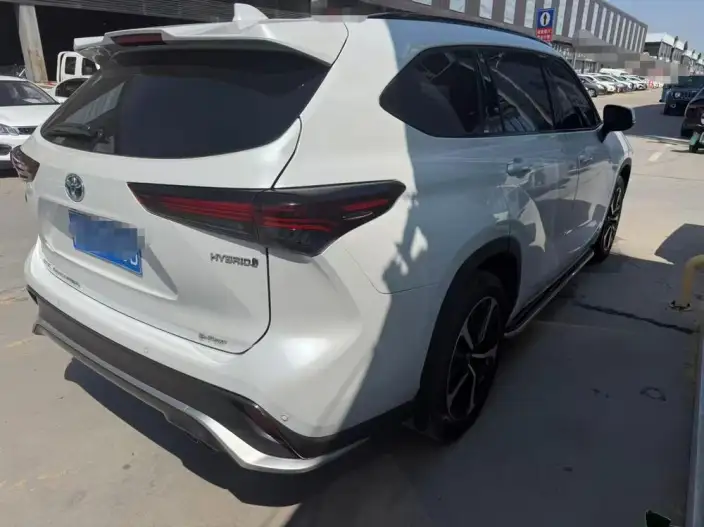 Crown Kluger 2023 Model Intelligent Hybrid 2.5L E-CVT 4WD Premium Edition – фото 6