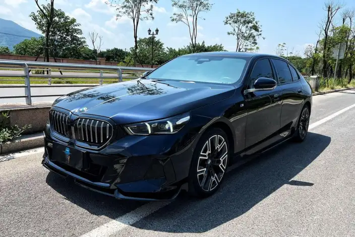 BMW 5 Series 2024 Model 530Li Exclusive Model M Sports Set – фото 1