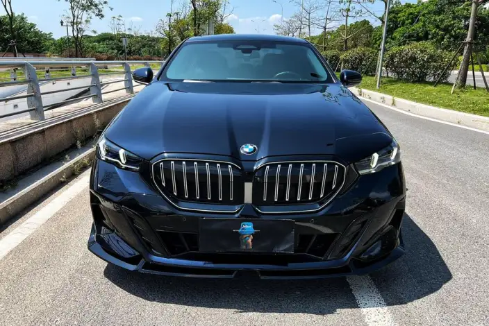 BMW 5 Series 2024 Model 530Li Exclusive Model M Sports Set – фото 2