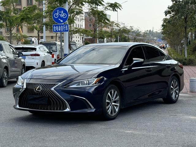 Lexus ES 2018 200 Excellence China VI – фото 1