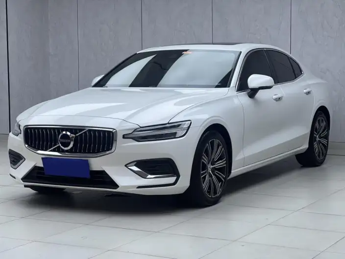 Volvo S60 2022 Model B4 Smart Range Deluxe Edition