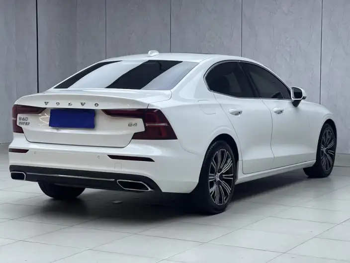 Volvo S60 2022 Model B4 Smart Range Deluxe Edition – фото 6
