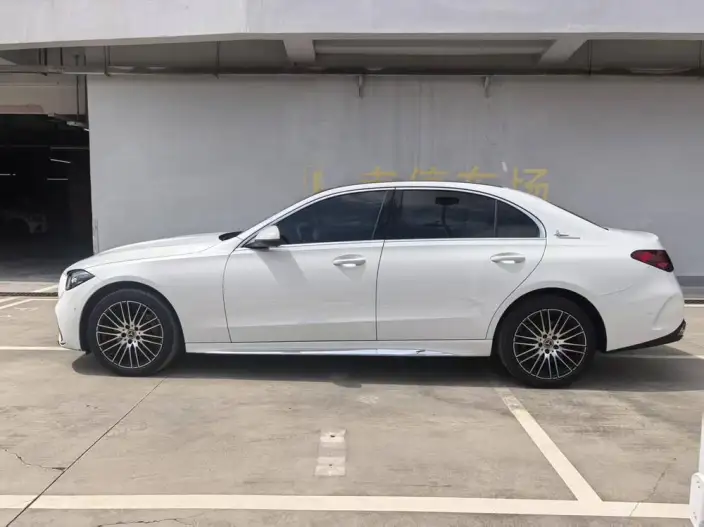 Mercedes-Benz C-Class 2025 Model C 260 L Sports Edition – фото 3