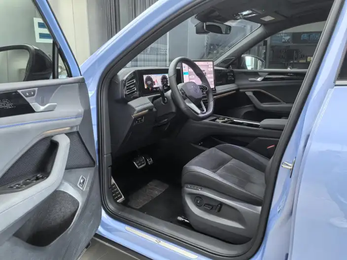 Volkswagen Tiguan L 2025 Model Pro 380TSI 4WD R-Line Zhizun Edition – фото 10