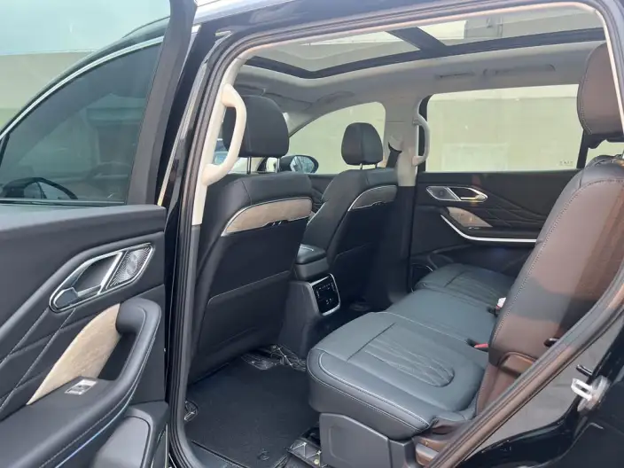 Hongqi HS7 2023 Model 2.0T 4WD Flag Enjoy Edition 7 seat – фото 9