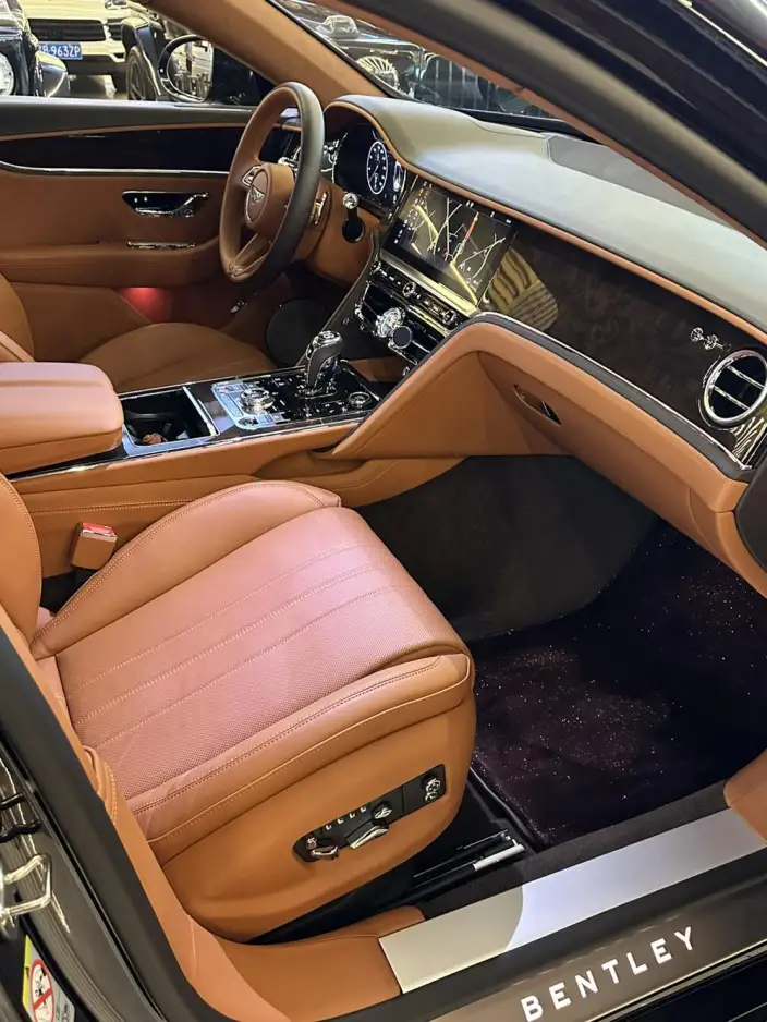 Continental Flying Spur 2024 Model 4.0T V8 Standard Edition – фото 5