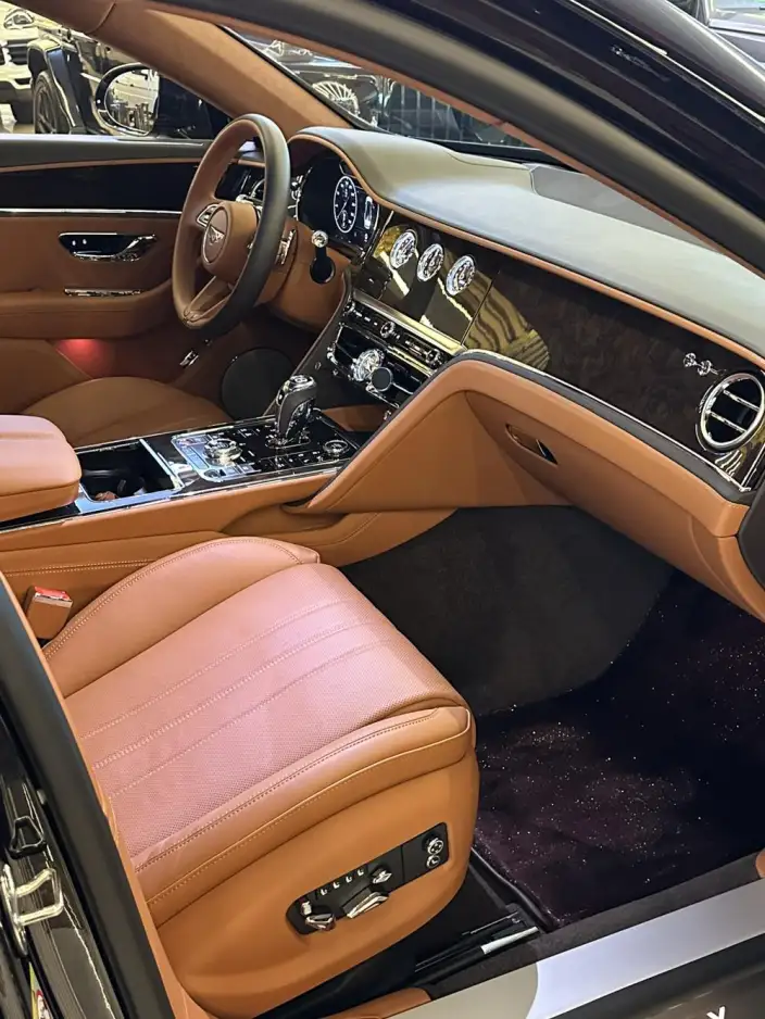 Continental Flying Spur 2024 Model 4.0T V8 Standard Edition – фото 7