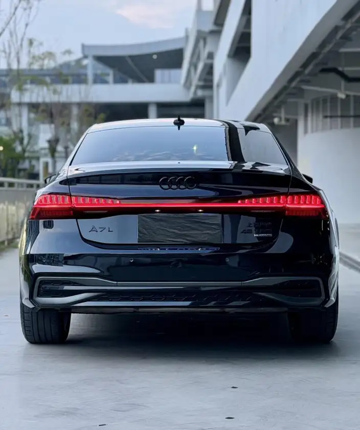 Audi A7 L 2024 Model 45 TFSI quattro Black Samurai Edition – фото 5