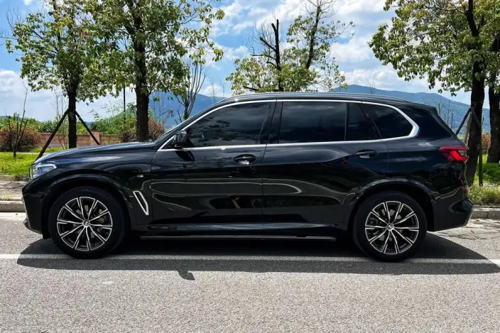 BMW X5 2023 Model xDrive30Li M Sports Set – фото 3