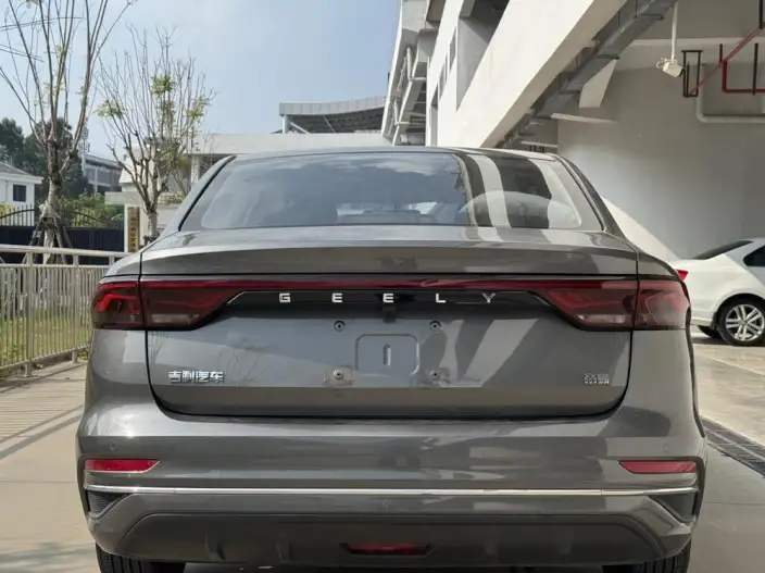 Geely Emgrand 2025 Model No. 4 Gen 1.5L CVT Star Glory Edition – фото 4