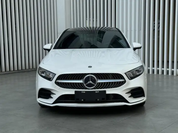 Mercedes-Benz A-class 2022 Model Facelift II A 200 L Sports sedan Fashion Edition – фото 2