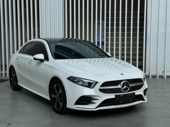 Mercedes-Benz A-class 2022 Model Facelift II A 200 L Sports sedan Fashion Edition – фото 3