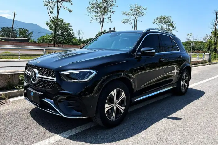 Mercedes-Benz GLE Imported 2023 Model GLE 350 4MATIC Dynamic Model – фото 1