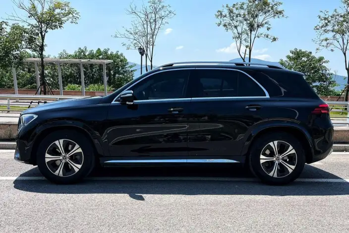 Mercedes-Benz GLE Imported 2023 Model GLE 350 4MATIC Dynamic Model – фото 3