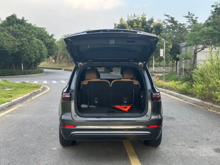 Li Auto ONE 2020 Model Extended Range 6 seat Edition – фото 10