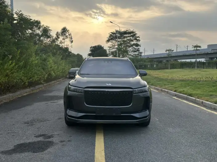 Li Auto ONE 2020 Model Extended Range 6 seat Edition – фото 2