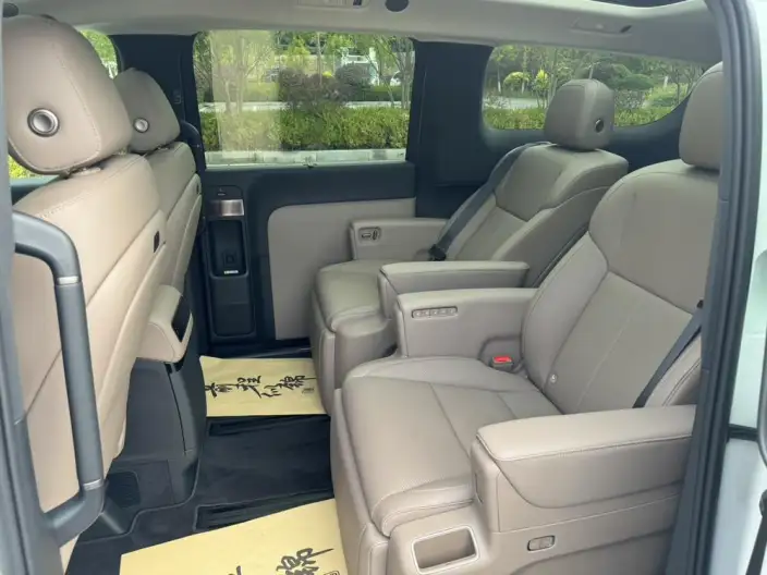Li Auto MEGA 2025 Model Home Family Special Edition – фото 9